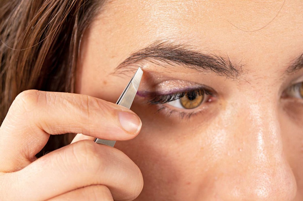 Eyebrow Tweezer