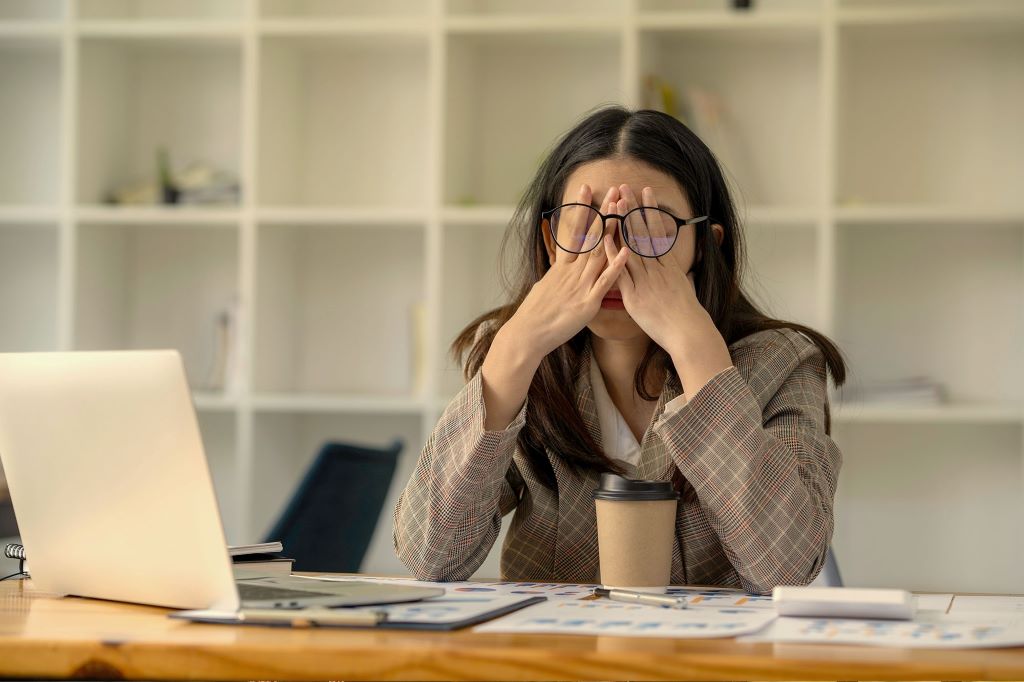 8 ways to overcome perfectionism so it doesn't hold you back